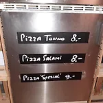 Sleep & Go! Self Service With Community Kitchen