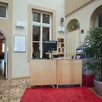 Otel Sleep & Go! Self Service With Community Kitchen