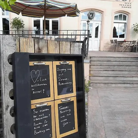 Sleep & Go! Self Service With Community Kitchen