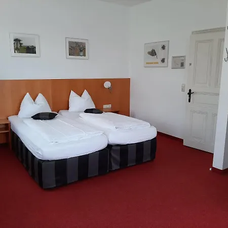 Sleep & Go! Self Service With Community Kitchen *