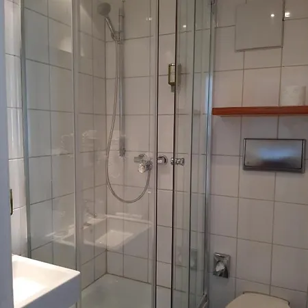 Sleep & Go! Self Service With Community Kitchen