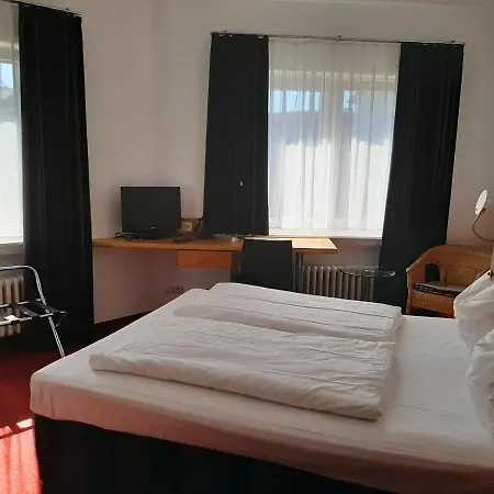 Sleep & Go! Self Service With Community Kitchen