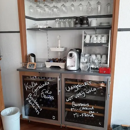 Sleep & Go! Self Service With Community Kitchen מלון