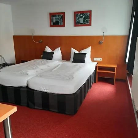 Sleep & Go! Self Service With Community Kitchen * Nittel