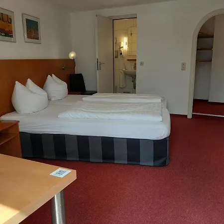 Sleep & Go! Self Service With Community Kitchen Apartment