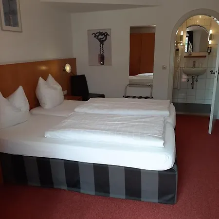 Sleep & Go! Self Service With Community Kitchen Apartment Nittel