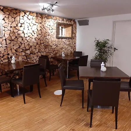 Sleep & Go! Self Service With Community Kitchen Hotel Nittel