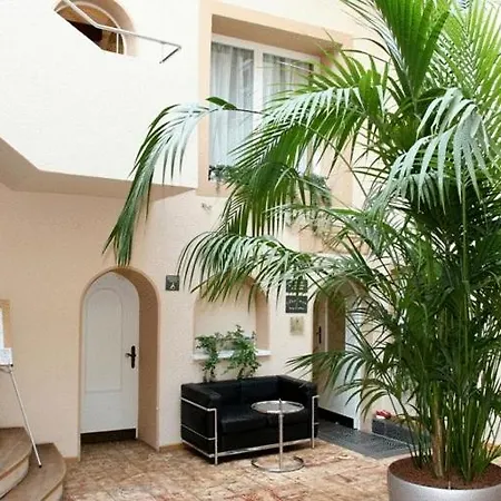 호텔 Sleep & Go! Self Service With Community Kitchen