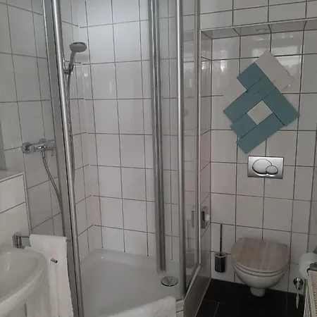 Sleep & Go! Self Service With Community Kitchen