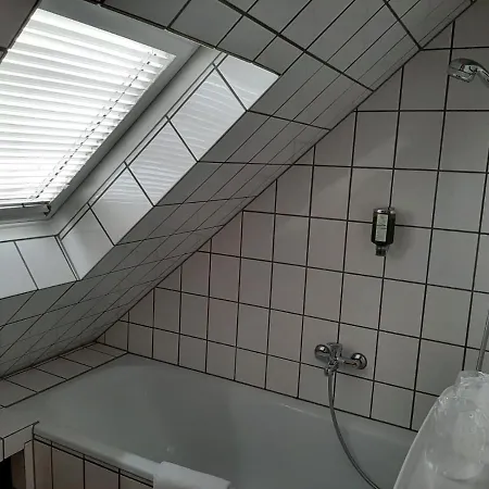 Sleep & Go! Self Service With Community Kitchen Hotel Nittel