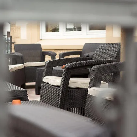 Sleep & Go! Self Service With Community Kitchen *