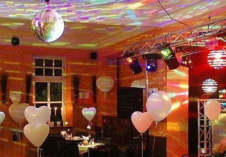 Sleep & Go! Self Service With Community Kitchen * Nittel