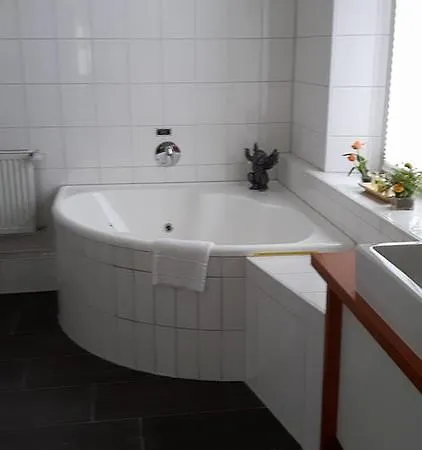 Hotel Sleep & Go! Self Service With Community Kitchen *