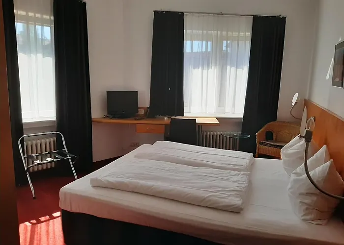 Sleep & Go! Self Service With Community Kitchen