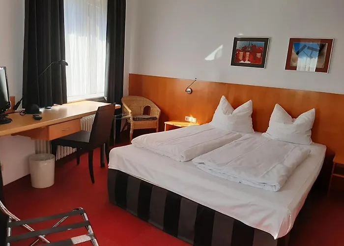 Sleep & Go! Self Service With Community Kitchen