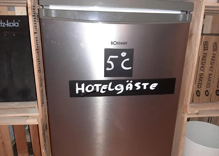 Sleep & Go! Self Service With Community Kitchen