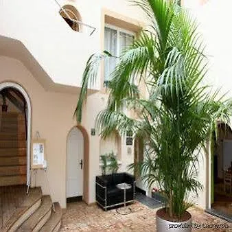 호텔 Sleep & Go! Self Service With Community Kitchen *