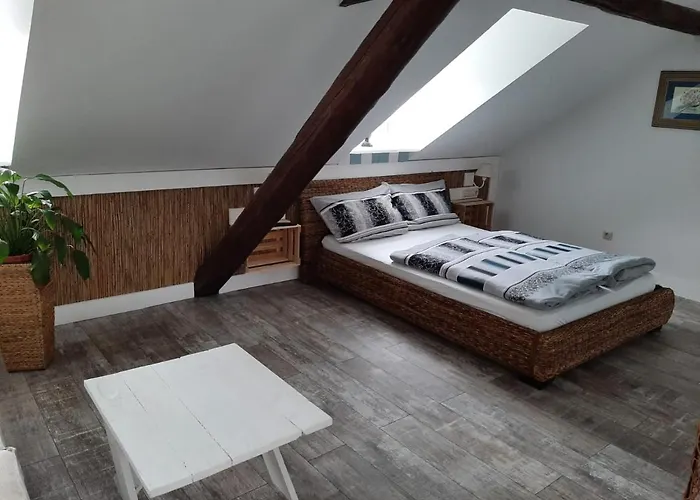 Sleep & Go! Self Service With Community Kitchen 호텔