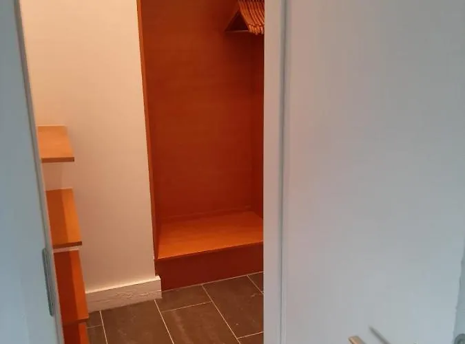 호텔 Sleep & Go! Self Service With Community Kitchen