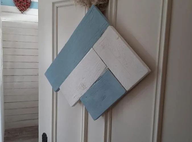 Sleep & Go! Self Service With Community Kitchen