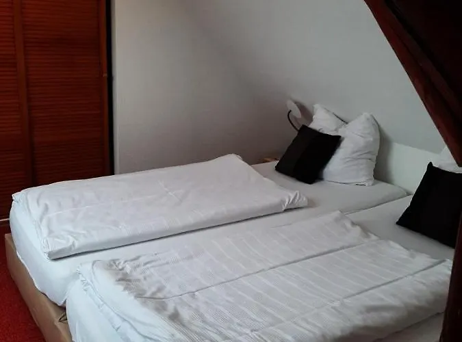 Sleep & Go! Self Service With Community Kitchen