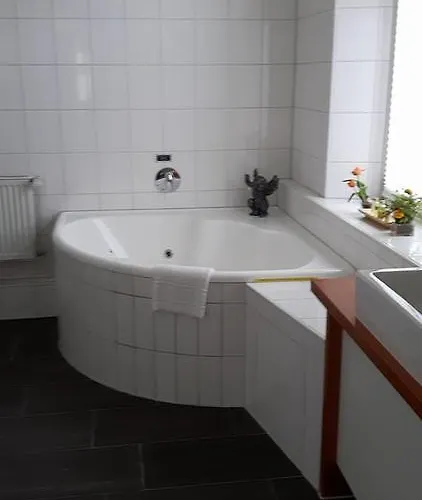 호텔 Sleep & Go! Self Service With Community Kitchen *